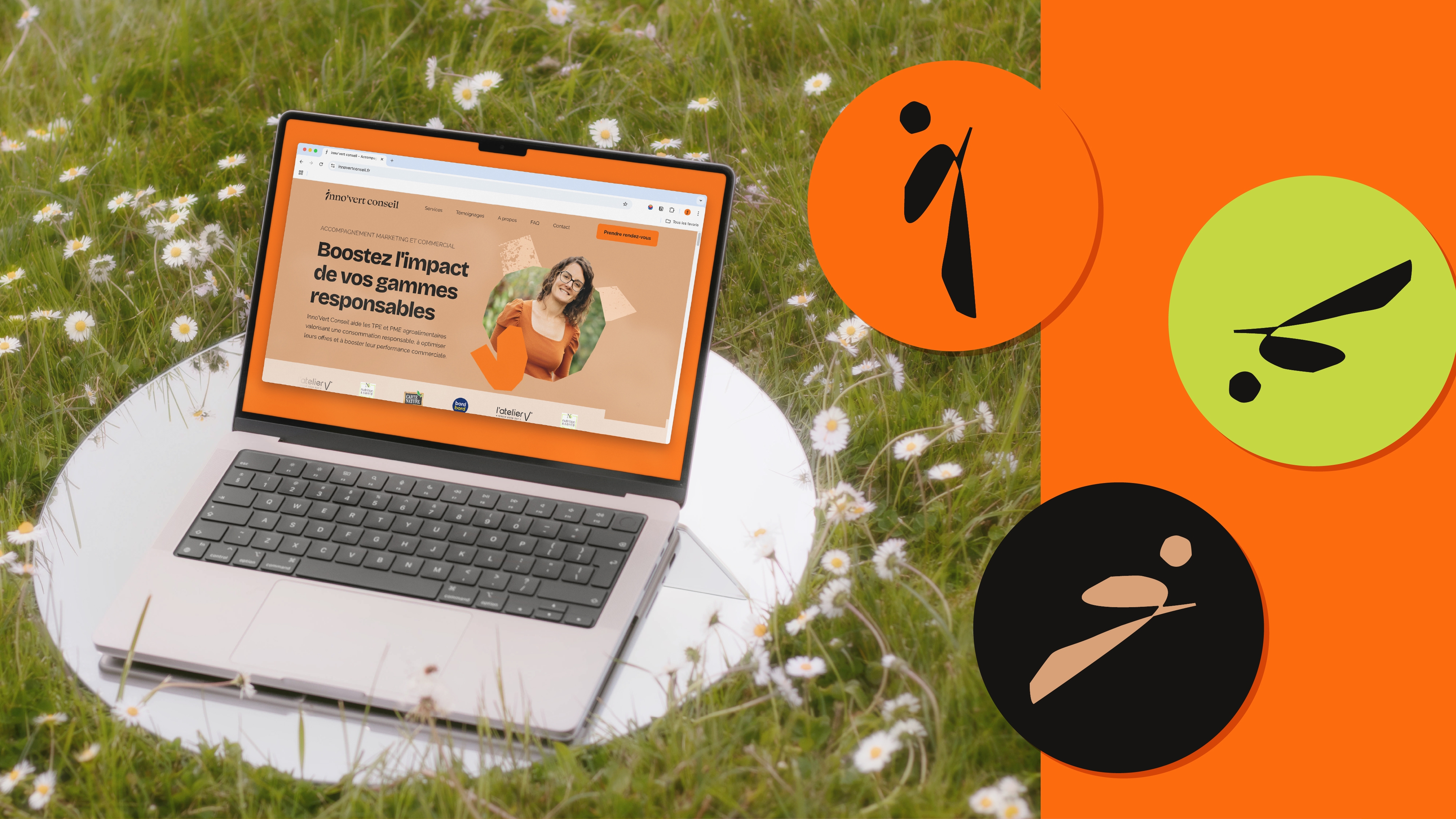 Mockup du webdesign Inno’vert conseil par Virginie Lalande avec motif du symbole Inno’vert Conseil